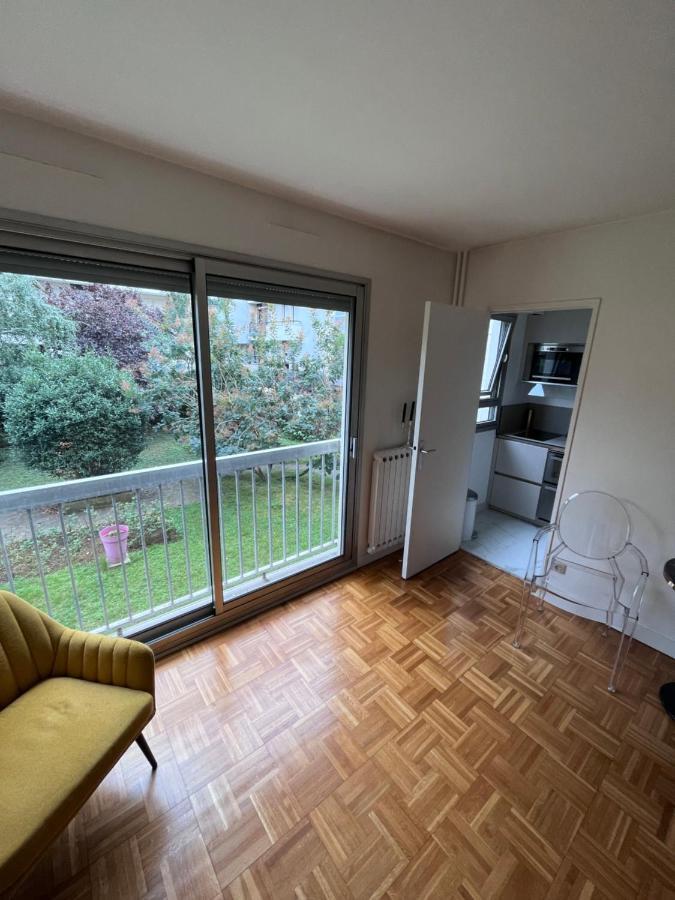 Suite 2 Pieces Sur Jardin Paris Exterior photo